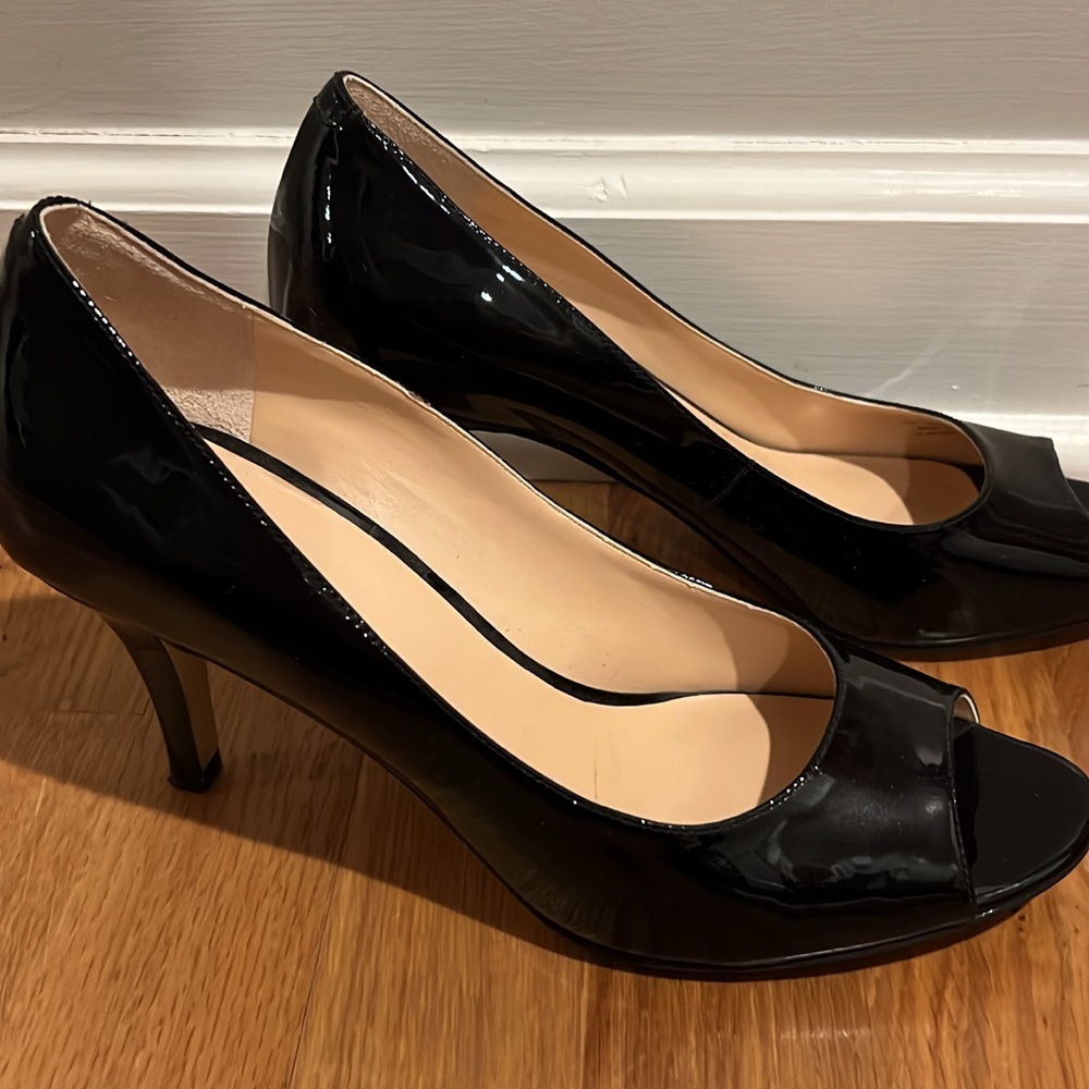 Cole Haan never worn peep toe black patent leather pumps size 9